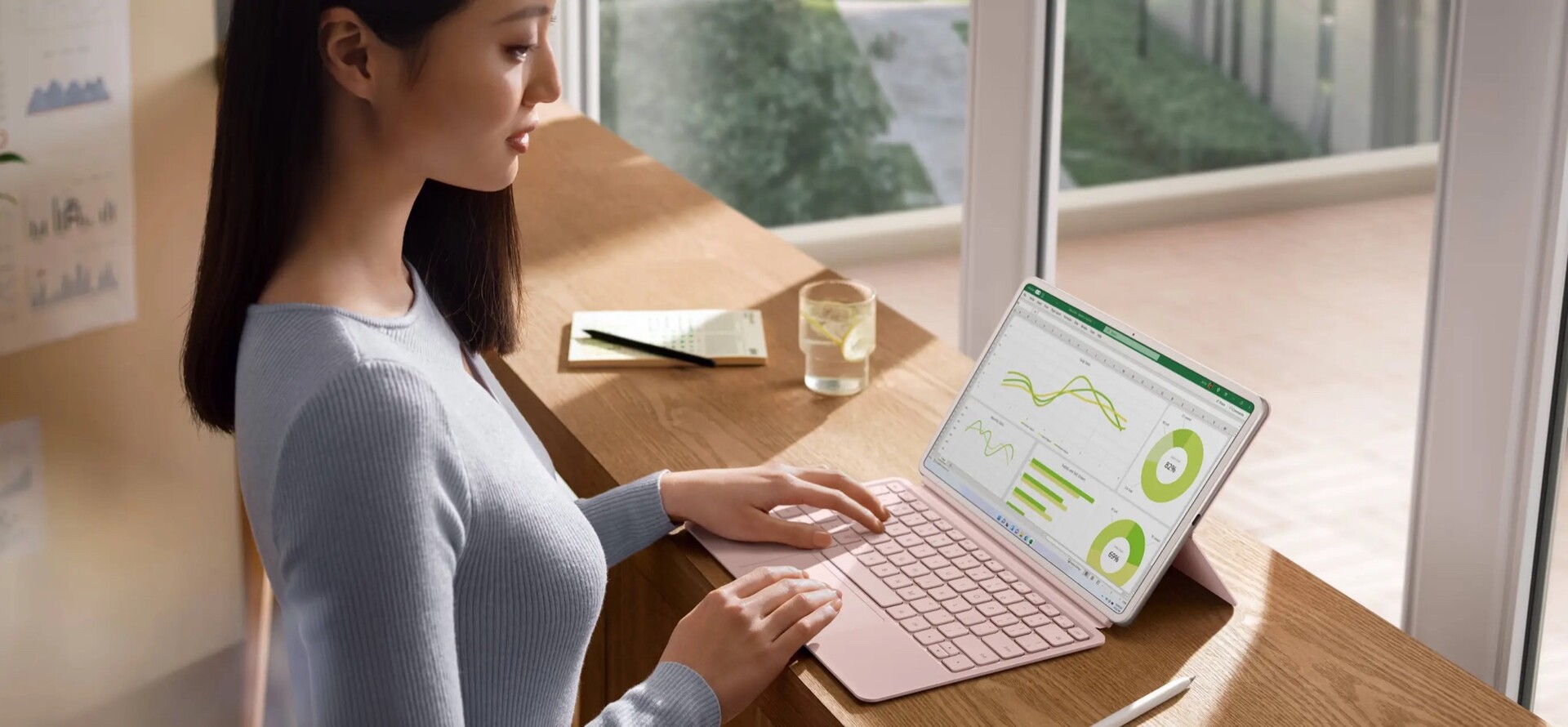 Windowsノート本体 HUAWEI MateBook E 2023 Core i7-1260U Huawei MateBook E 2023 arrives with a 12.6-inch OLED display