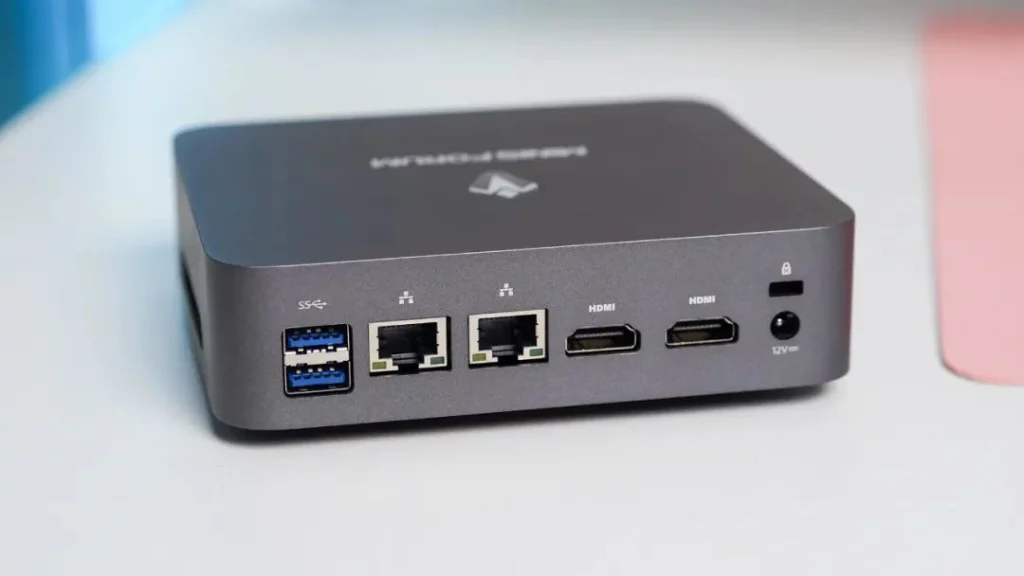 MINISFORUM UN305 mini host with Octa-core Intel i3-N305