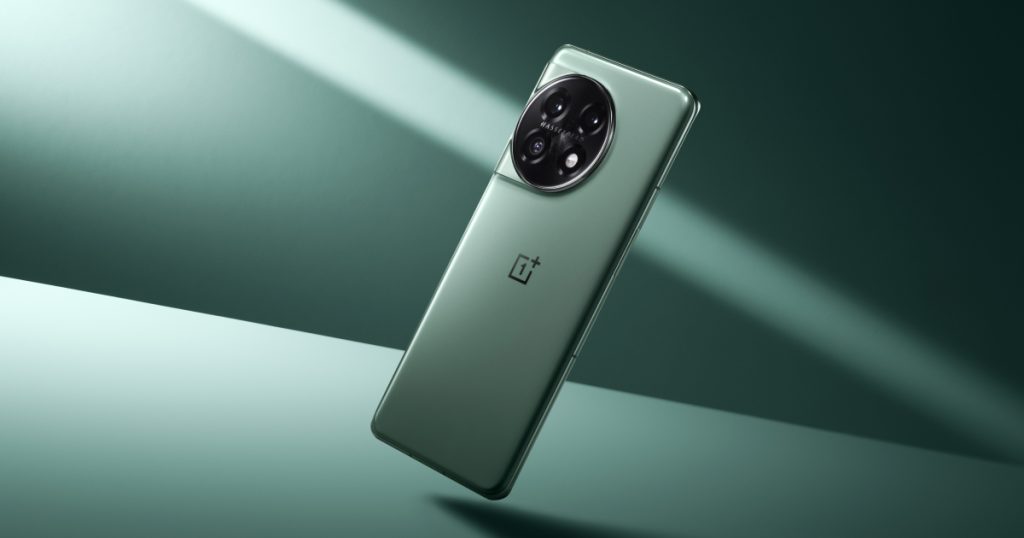 OnePlus 12 specs leak hints at major camera upgrades & new periscope lens -  Gizmochina