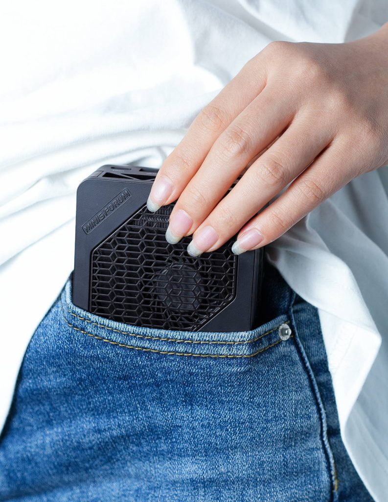 Minisforum EM680 Mini PC