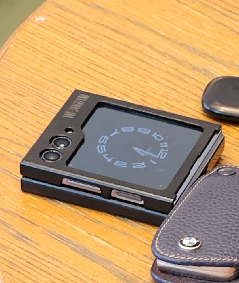 Live image of Samsung Galaxy Z Flip 5