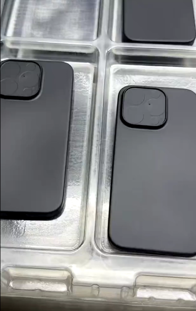 iPhone 15 Pro Max case leak