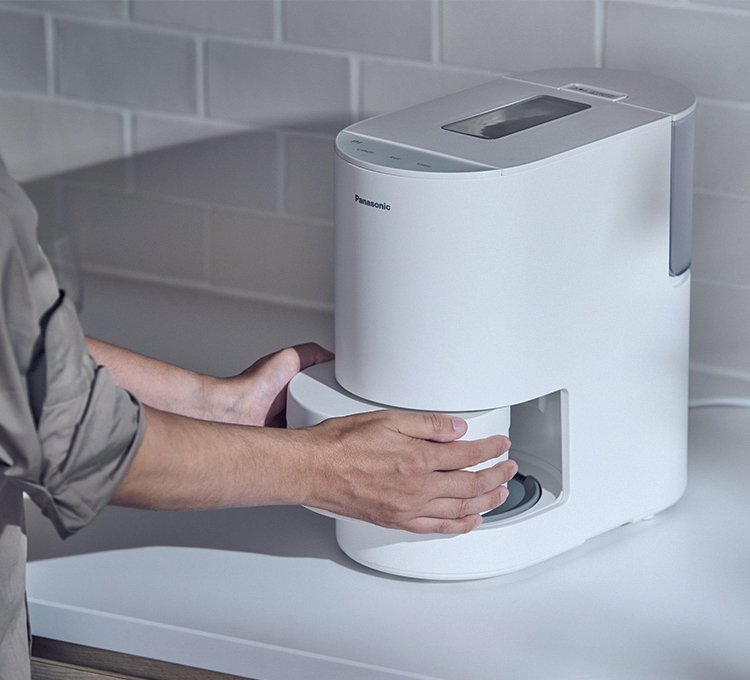 Panasonic SRAX1 The Rice Cooker That's So Easy to Use, Even a Child