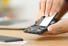 Quick Take: Are Smartphones with Removable Batteries a Good Idea in 2023? smartphone-replacing-battery