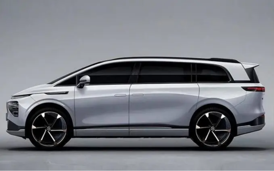 Xpeng X9 Takes Aim Tengshi D9 with Luxurious Interior and Powerful