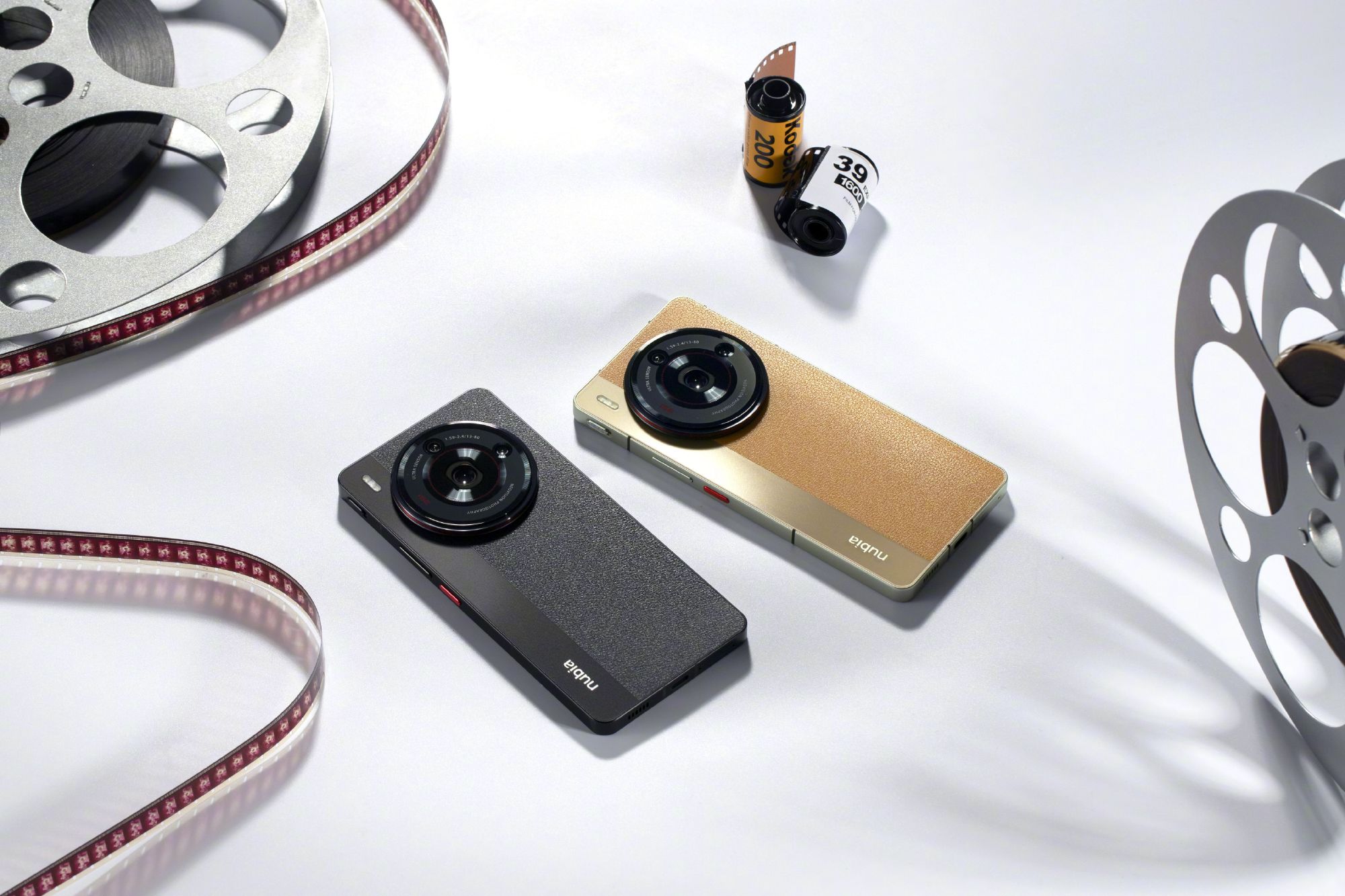 Nubia Z50S Pro with 50MP triple cameras, overclocked Snapdragon 8 Gen 2 ...