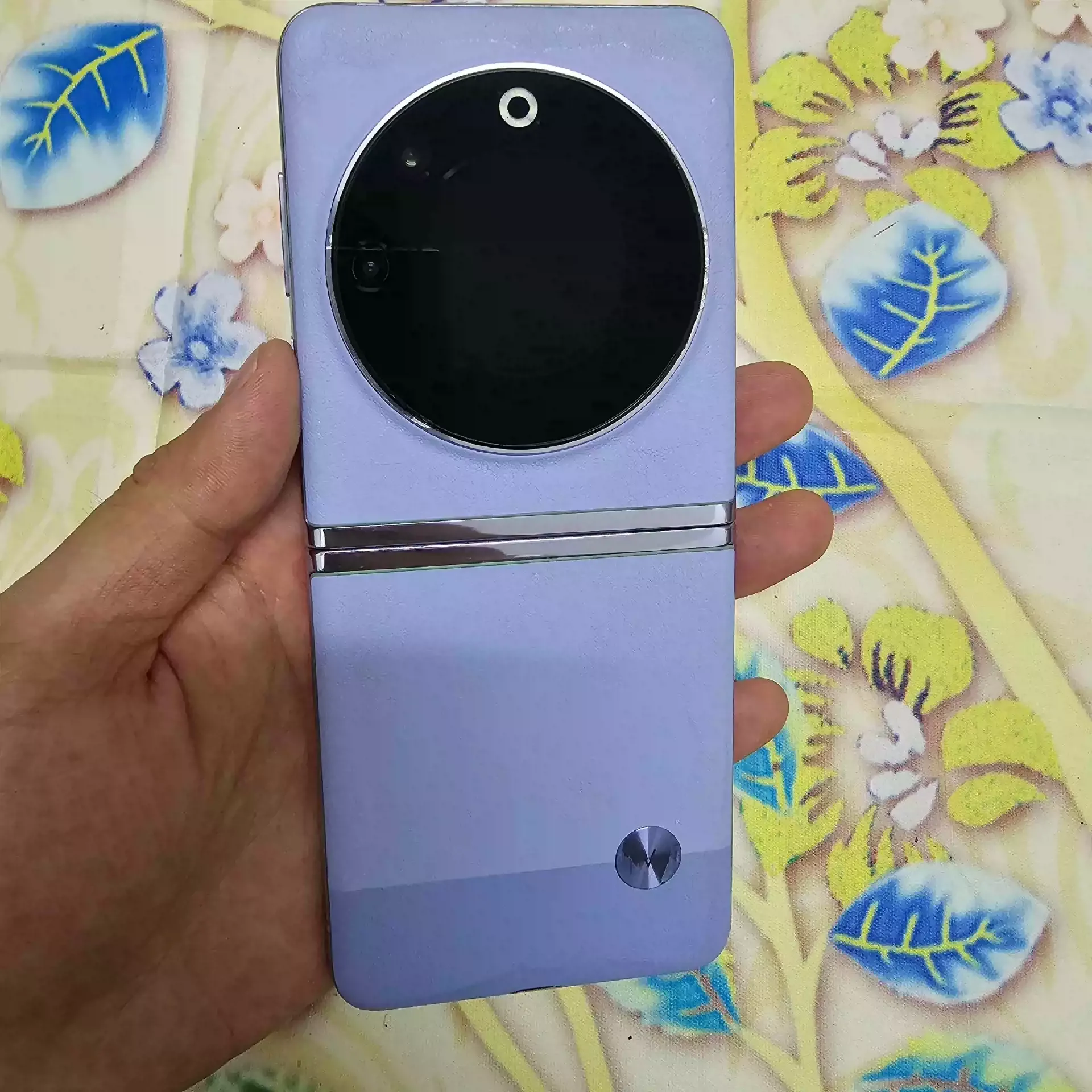 Siap siap tecno phantom v flip rilis september 2023