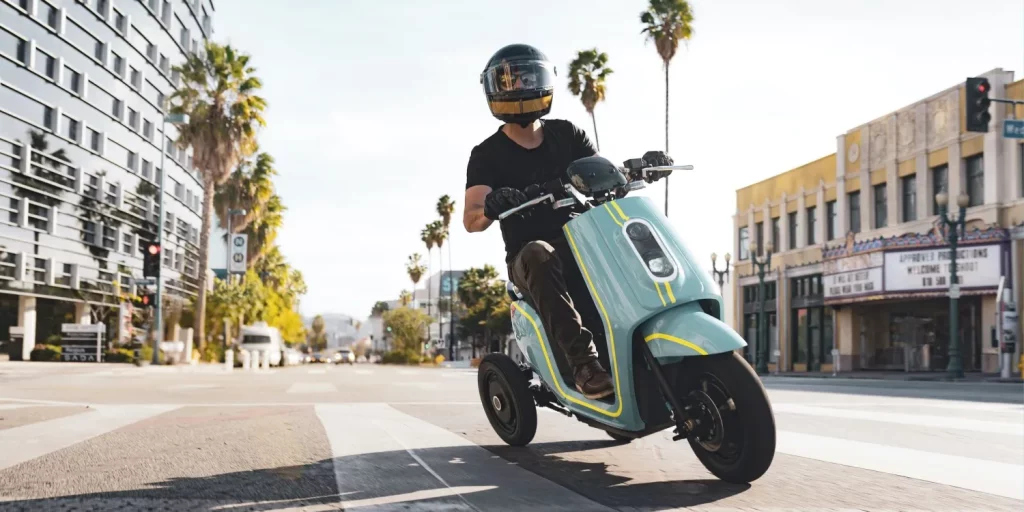 X-OTO 3-wheeled electric motorcycle