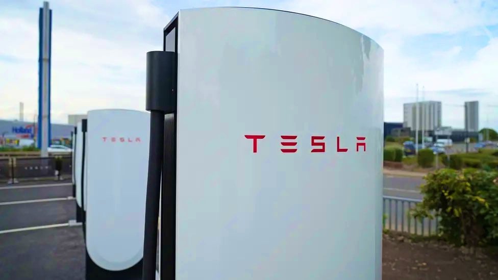 tesla-s-v4-superchargers-with-high-charging-speeds-are-popping-up-all