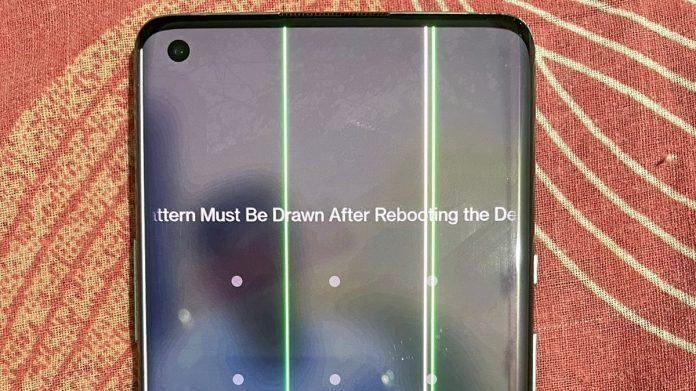 OnePlus 8 Pro green line