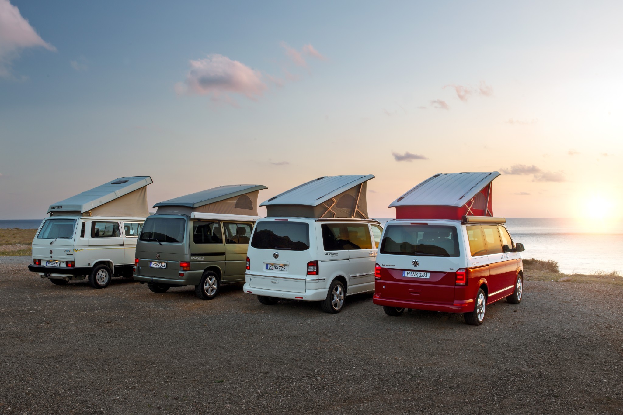 volkswagen-reveals-new-plug-in-hybrid-california-camper-concept