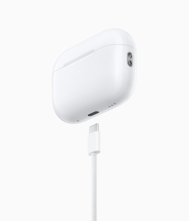 Apple-AirPods-Pro-2nd-generation-USB-C-connection