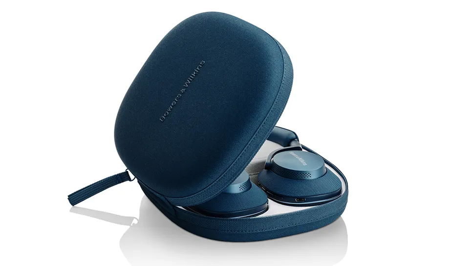 Bowers & Wilkins Px7 S2e wireless headphones