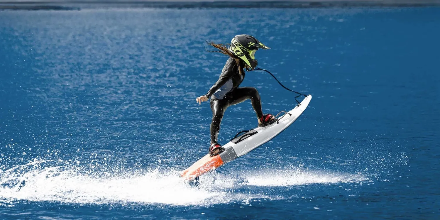 Cyrusher launches Thunder electric surfboard with 44mph top speed ...