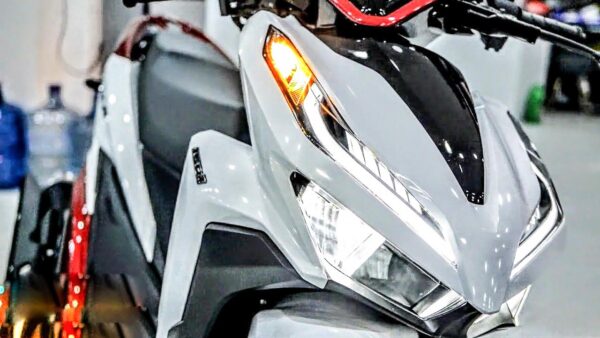 Honda i-M electric scooter