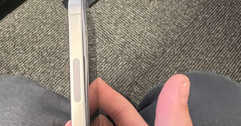 iPhone 15 Pro swollen battery