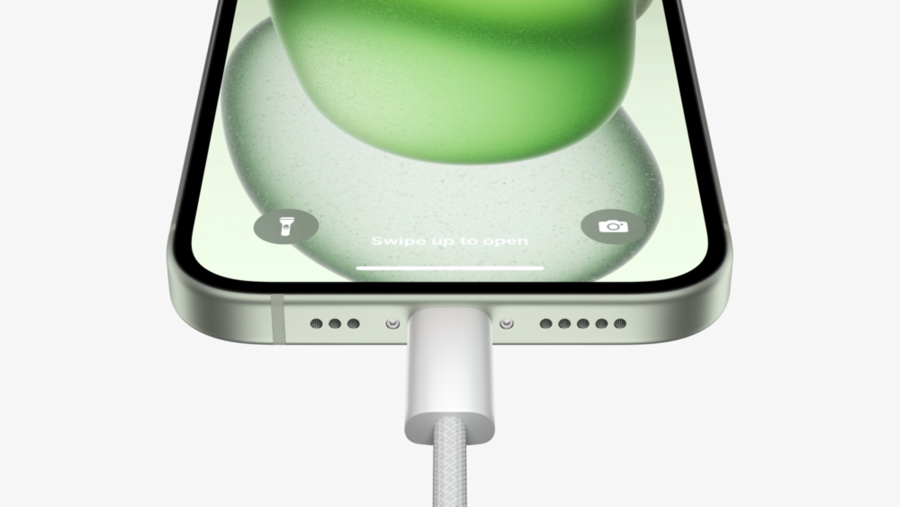 Chinese Apple stores issue iPhone 15 overheating warning for people using  Android USB-C chargers