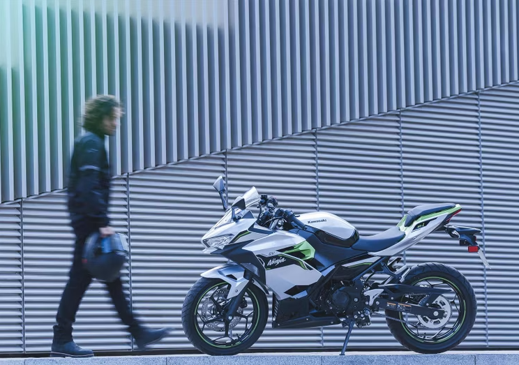 Kawasaki Ninja e-1 and Z e-1 electric motorcycle