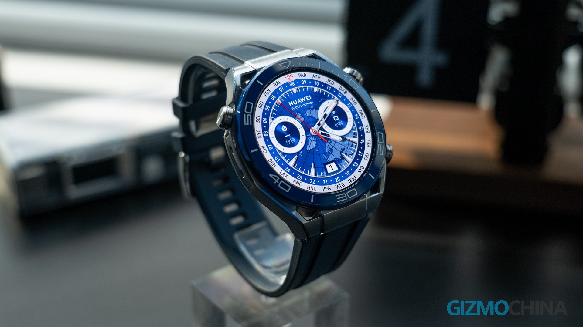 Experience Luxury with the Huawei Watch Ultimate Gold Edition 