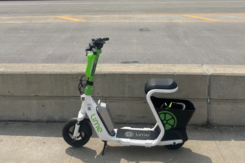 Lime Gen4 Seated e-scooter