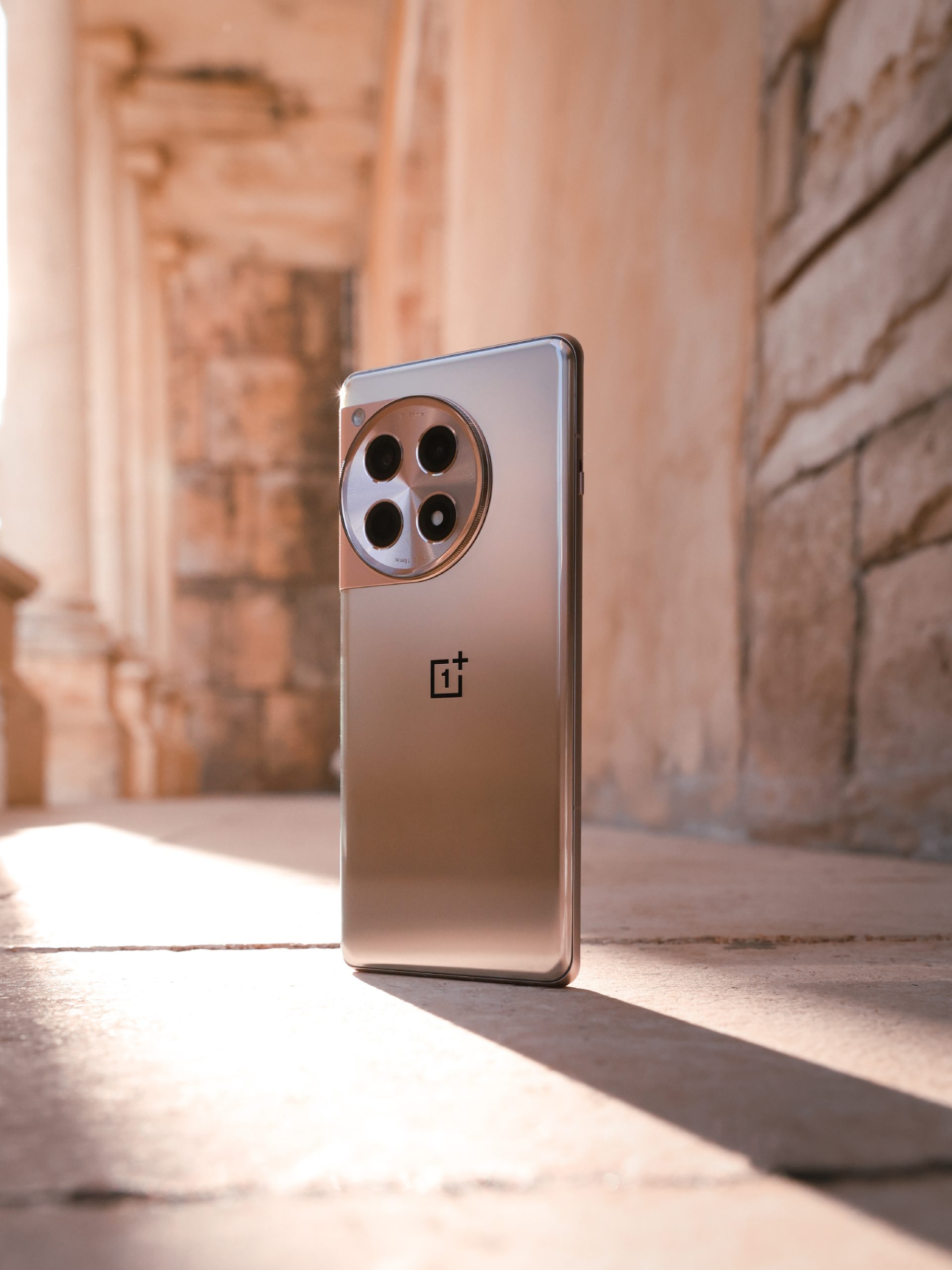 OnePlus Ace 3 Sand Gold 1