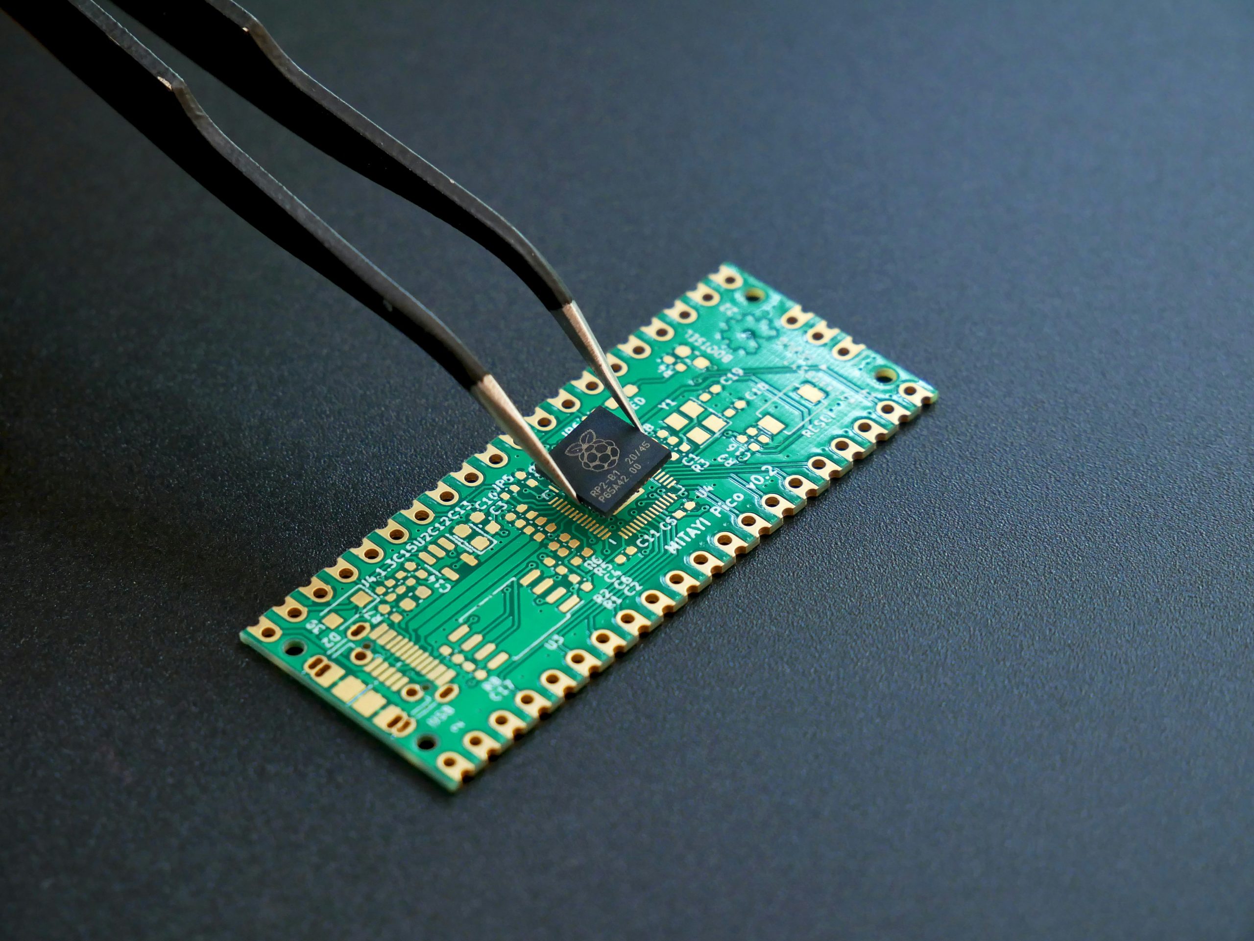 Chinese and US Researchers Develop a New Semiconductor made from ...