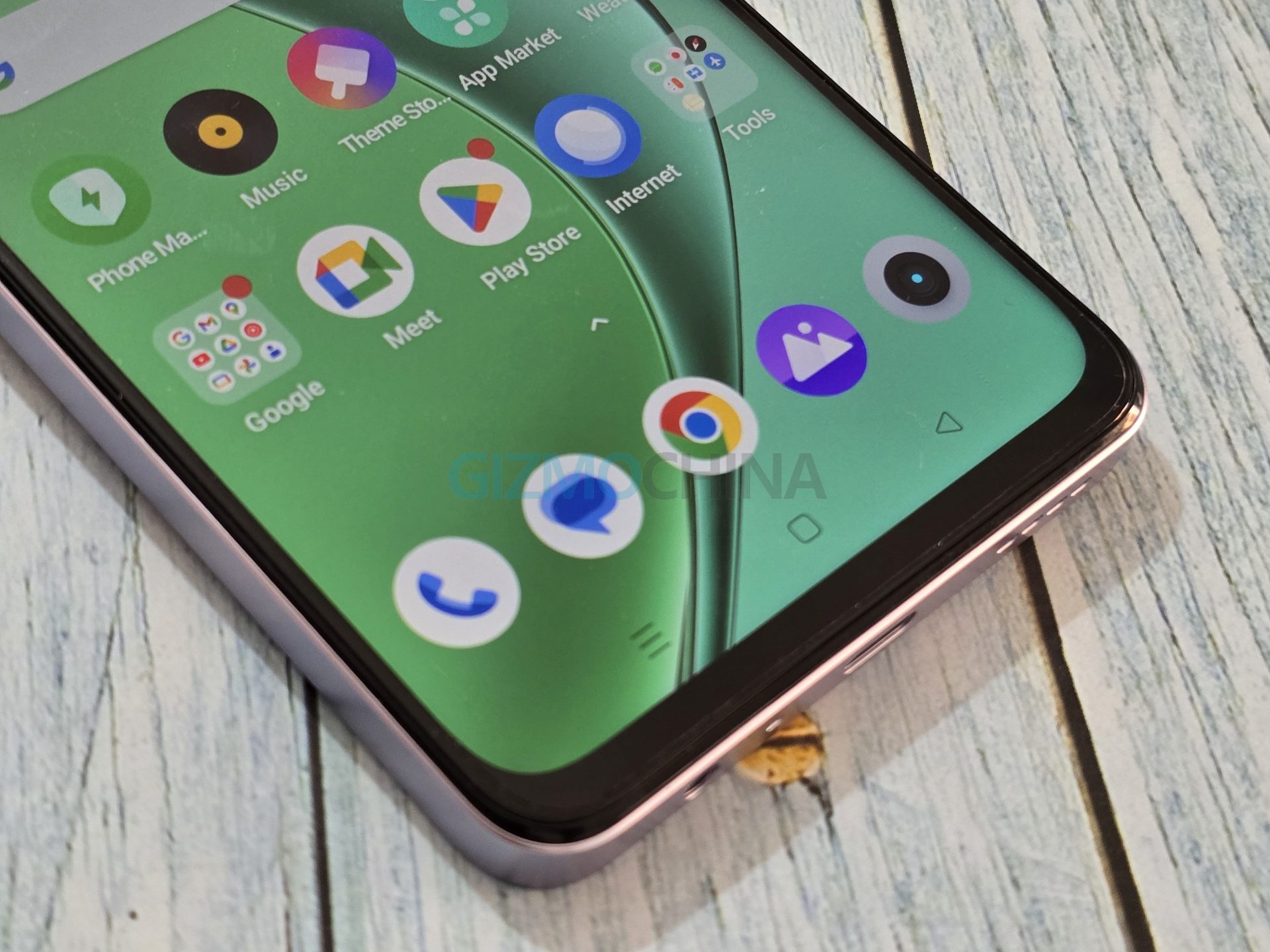 Realme 12x 5G hands-on: Entry-level 5G killer with several upgrades ...