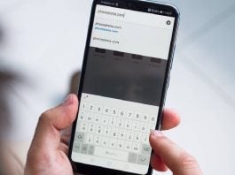 Android keyboard security flaw