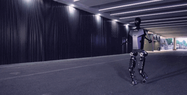 天宫首款全电动人形机器人