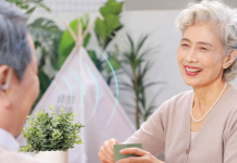 iFlytek launches new AI-powered Hearing Aid boasting industry-leading 65dB gain, real-time subtitles iFlytek-AI-Behind-the-Ear-Hearing-Aid