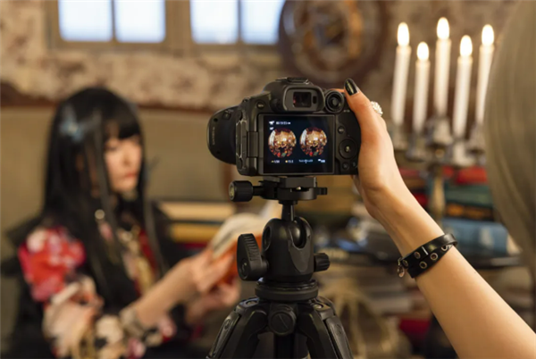 Canon VR lens RF-S3.9mm F3.5 dual fisheye lens