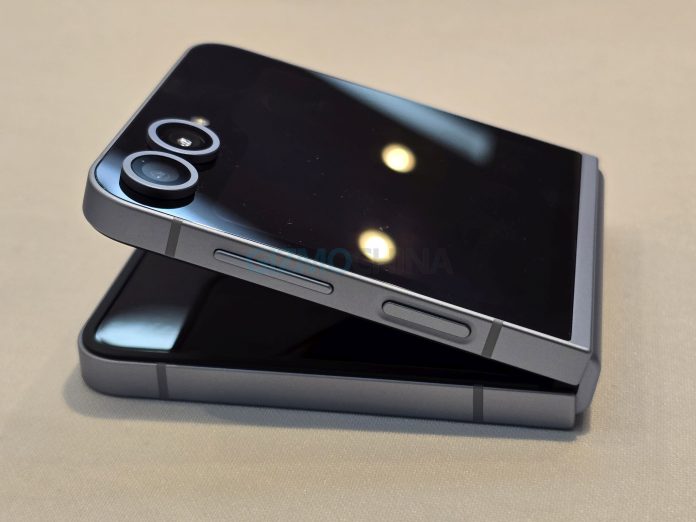 Samsung Galaxy Z Flip 6