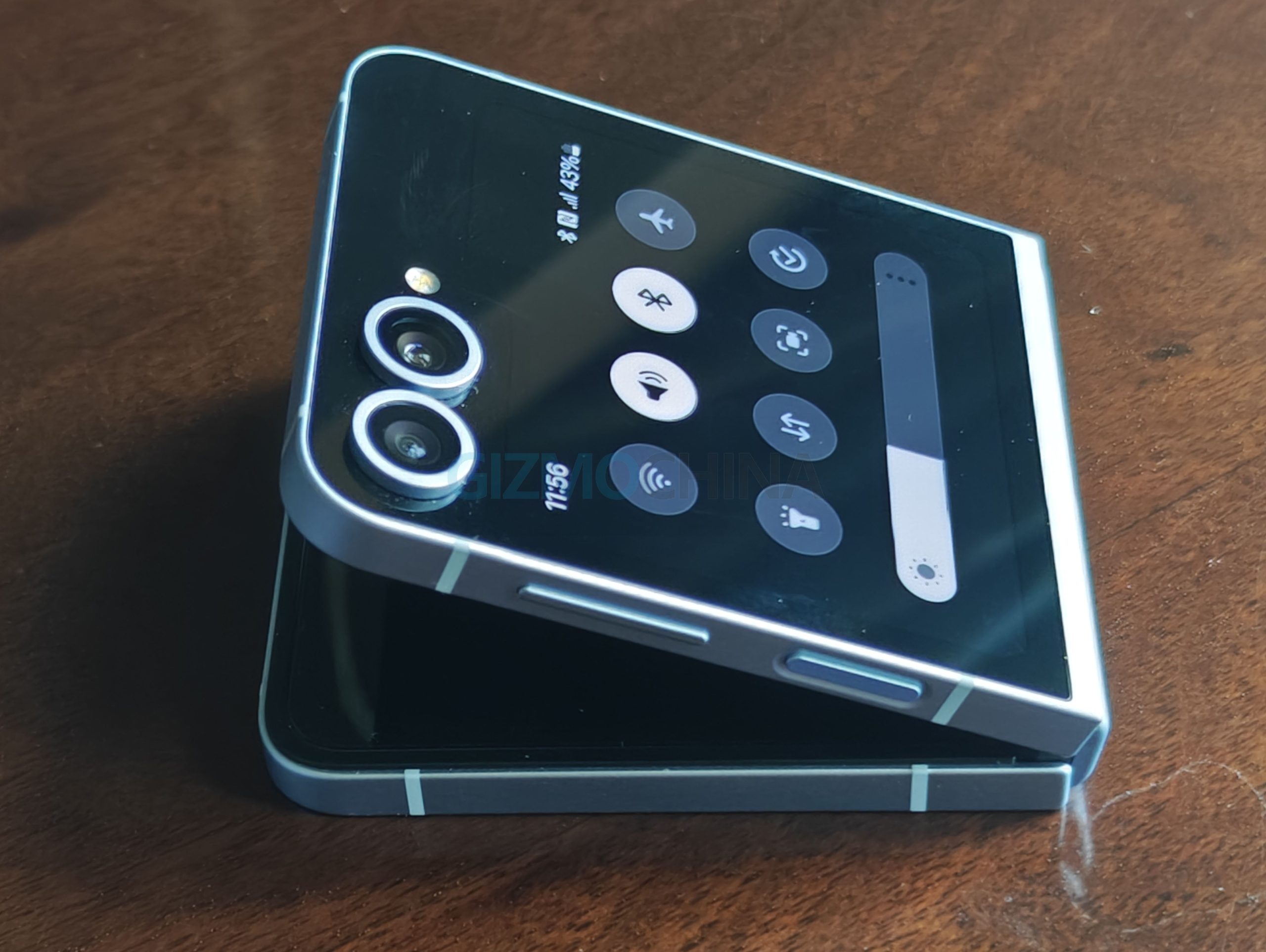 Samsung Galaxy Z Flip 6