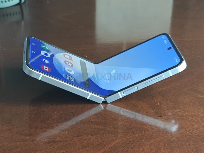 Samsung Galaxy Z Flip 6
