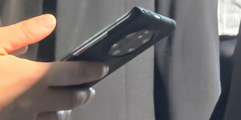 Huawei Mate 70 Pro live image