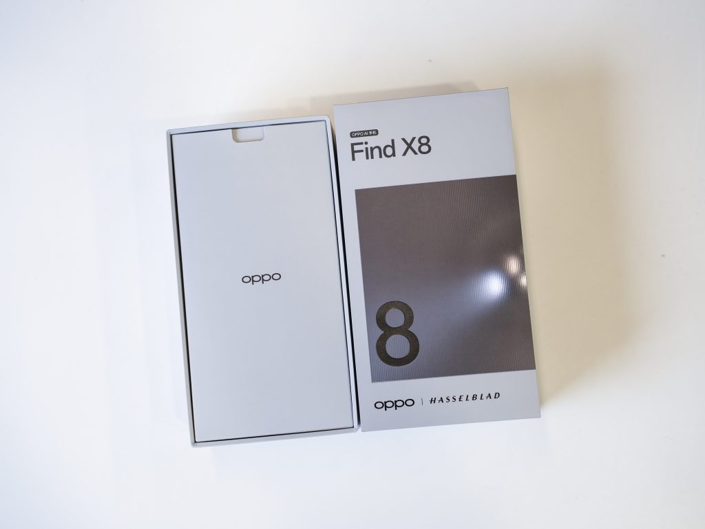 Oppo Find X8 packaging box