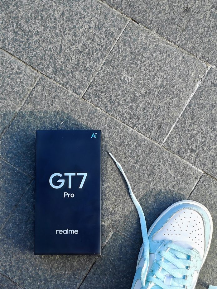 Realme GT 7 Pro retail box