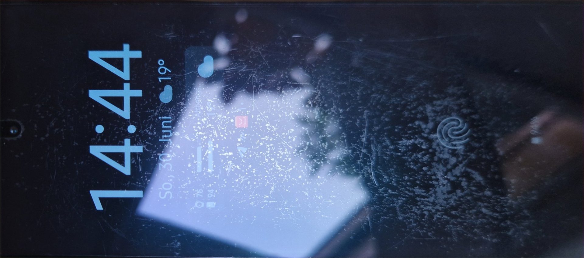Galaxy S24 Ultra's unique antireflective display coating is peeling