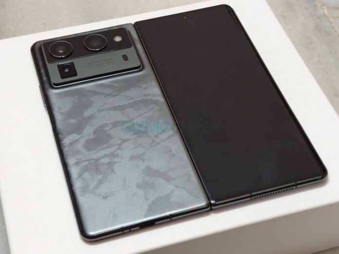 Tecno Phantom V Fold 2