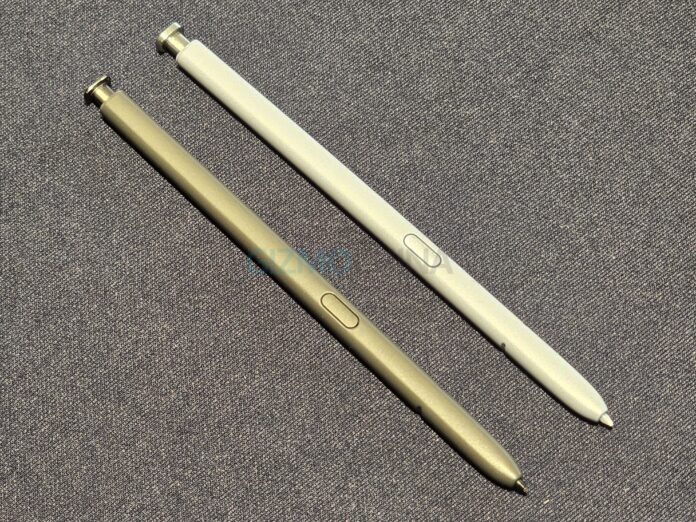 Samsung Galaxy S24 Ultra S Pen (left) and S25 Ultra S Pen (right)