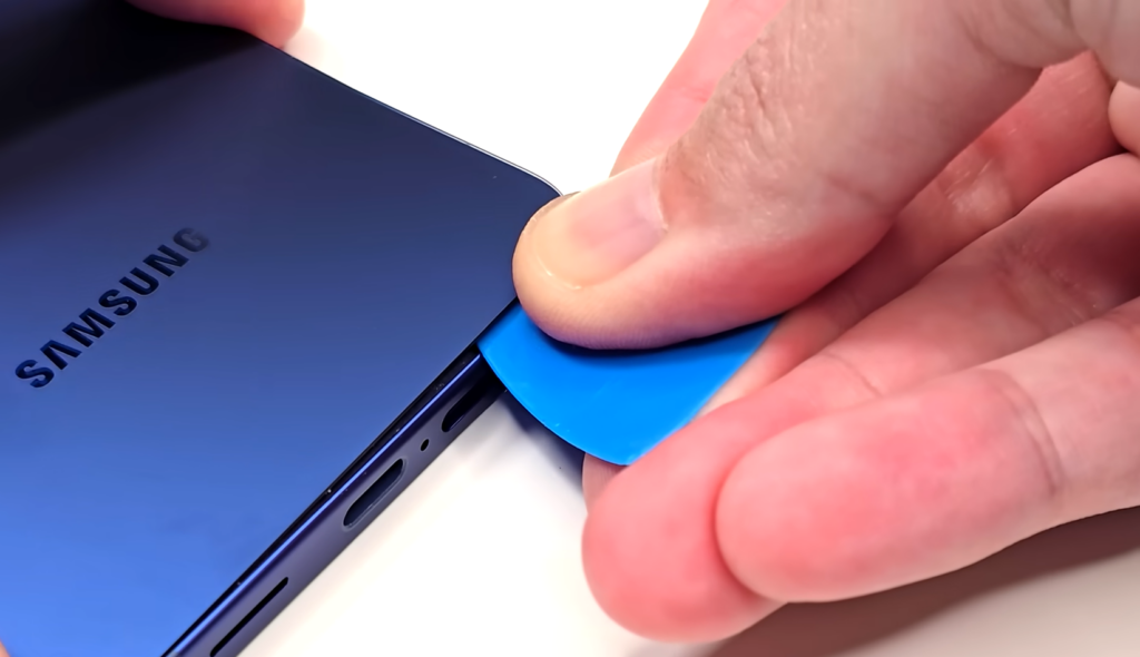 Galaxy S25 plus teardown