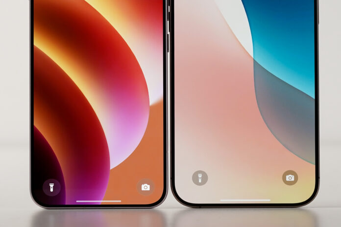 Oppo Find X8s (lefft) and Apple iPhone 16 Pro Max (right)