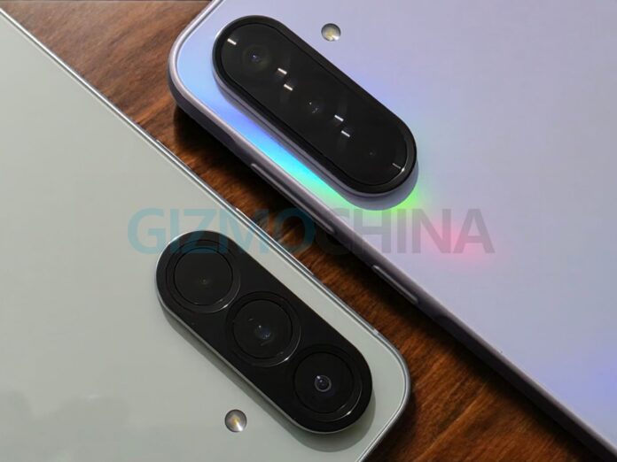 Sasmsung Galaxy A56 (left) and Galaxy A36 (right)