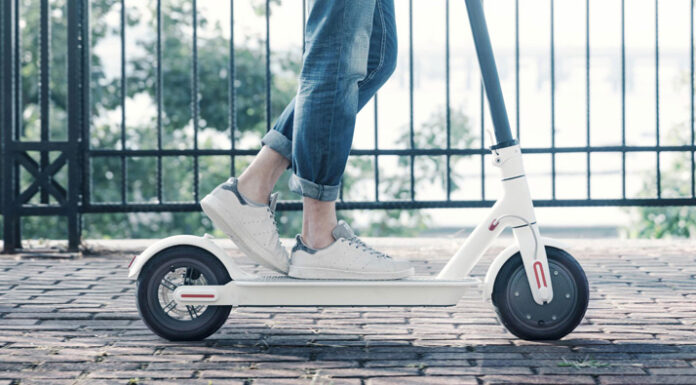 Mi-Electric-Scooter-M365-2016
