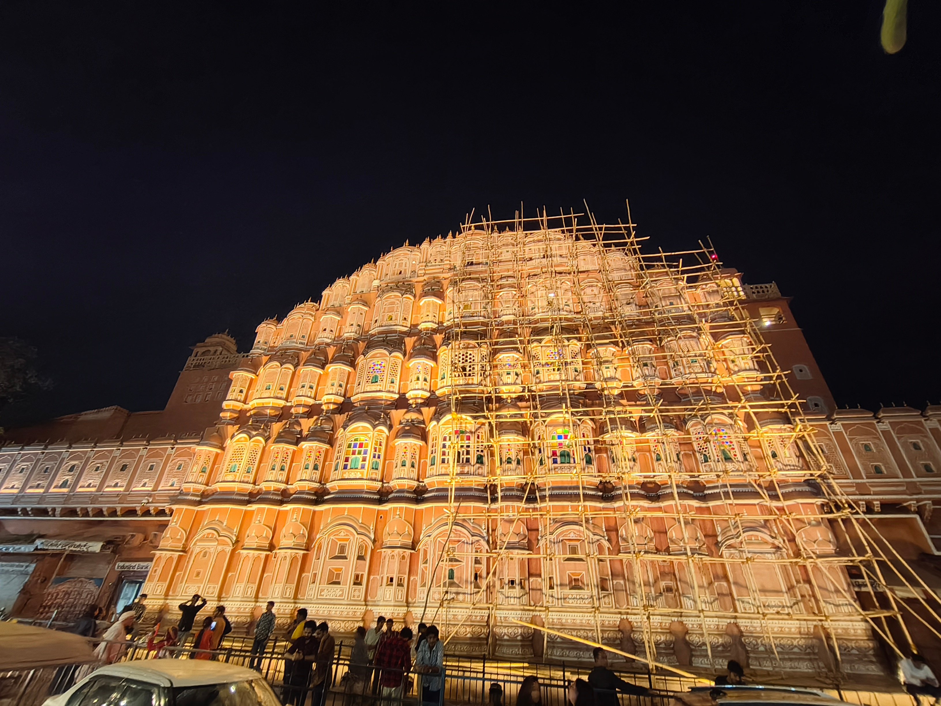 4 HAWA MAHAL UW