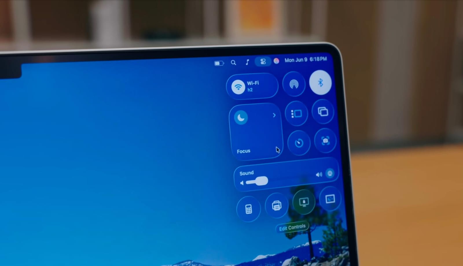Samsung takes a jab at iOS 26 and macOS 26’s familiar-looking design ...