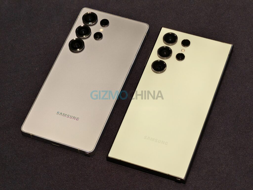 Galaxy S25 Ultra (left) and Galaxy S24 Ultra (right)