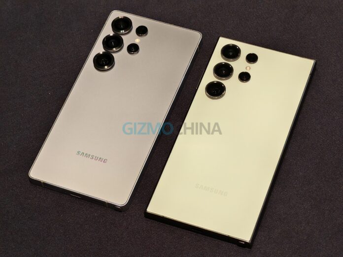 Galaxy S25 Ultra (left) and Galaxy S24 Ultra (right)