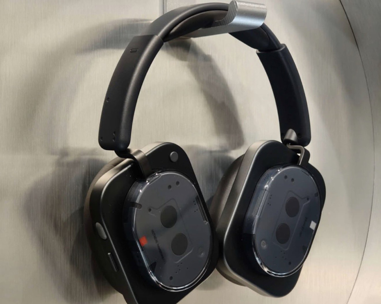 Nothing Headphone 1 real life image 2
