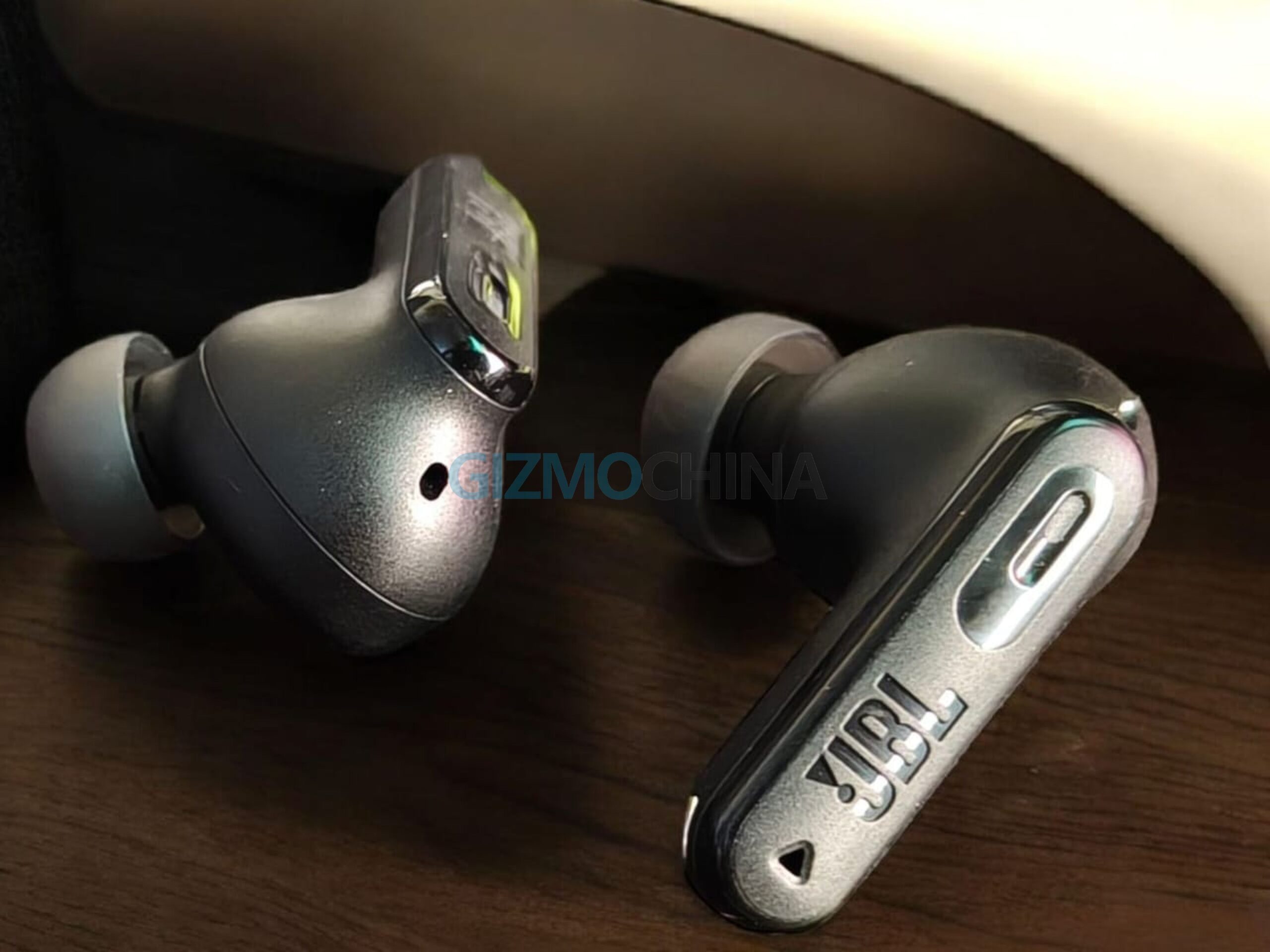 JBL Tune Beam 2